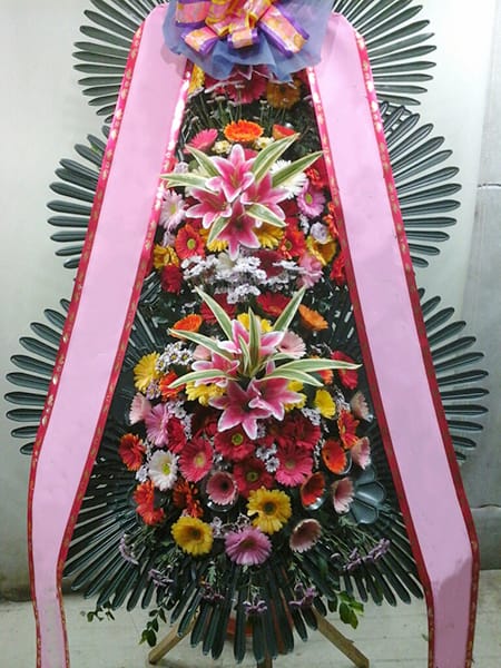 더컨벤션 반포점 학원 및 교직원 연합회에서 준비한 3단 축하화환